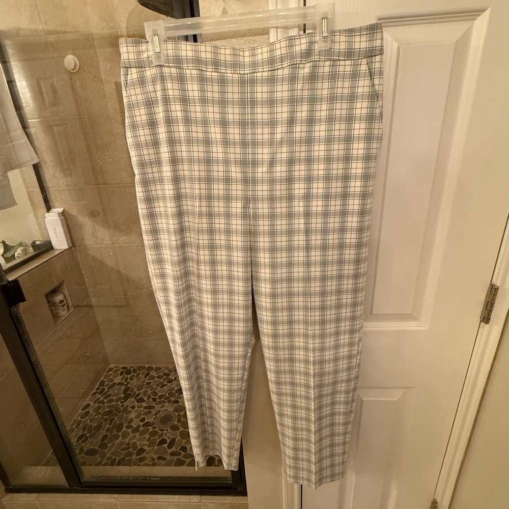 Banana Republic Factory Hayden  size 14 cream